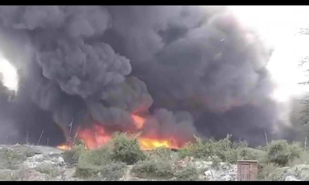 गाजियाबाद: कनावनी में भीषण आग, 500 से ज्यादा झुग्गियां जलकर खाक