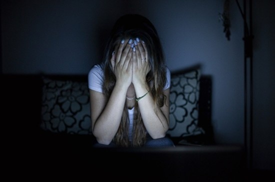 Online Blackmailing Alert: महिलाओं को निशाना बना रहे साइबर अपराधी, फर्जी प्रोफाइल और वीडियो कॉल से बढ़े मामले Janta24x7news