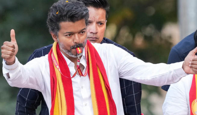 करूर भगदड़ मामले में विजय सरकार को हाईकोर्ट से राहत, पीड़ित परिवारों की नौकरी योजना पर रोक से इनकार