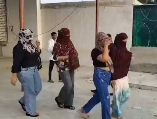 मेरठ में होटल पर छापा, सेक्स रैकेट चलाने का दावा; 6 युवतियां और कई लोग हिरासत में