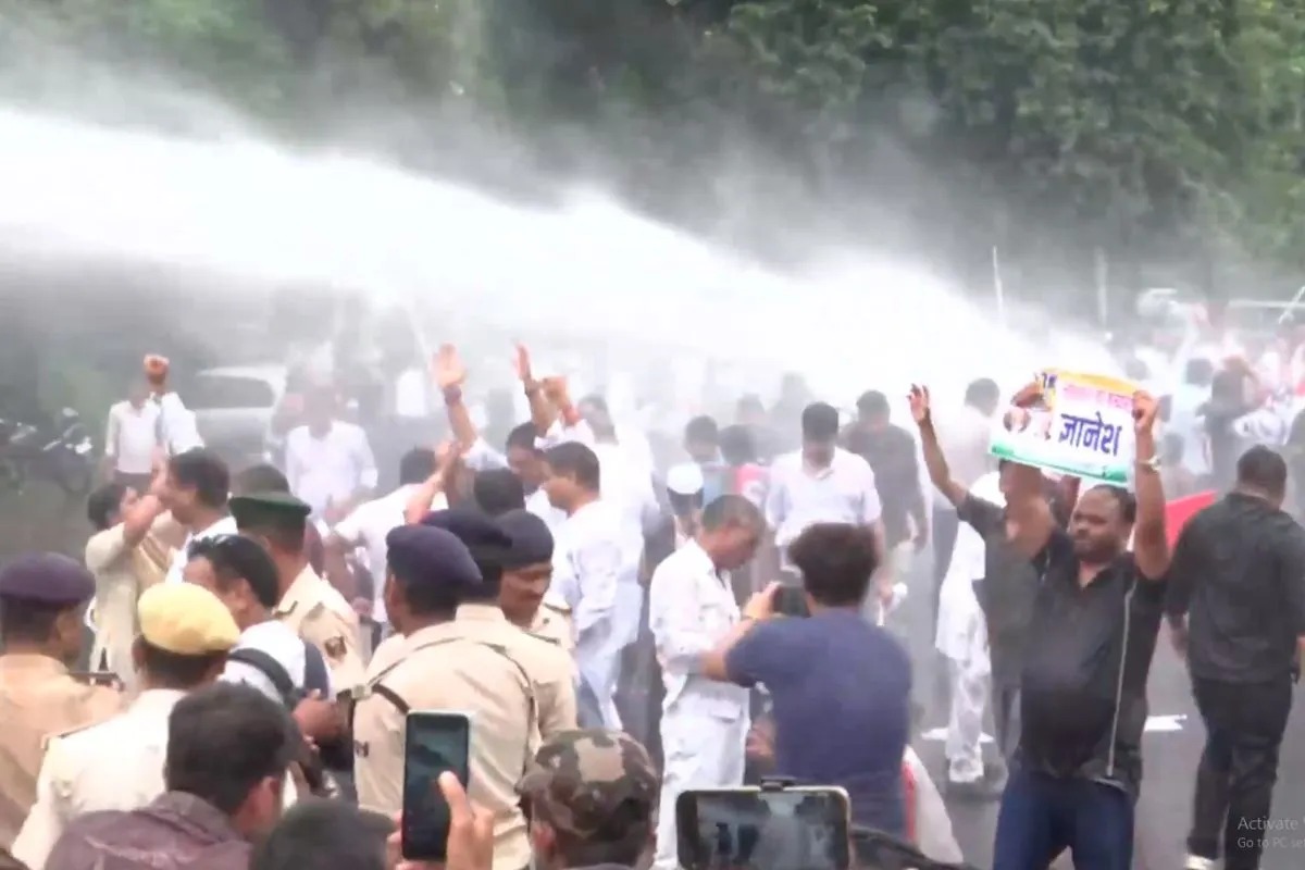 ज्ञानेश कुमार के इस्तीफे की मांग पर कांग्रेस का देशव्यापी प्रदर्शन