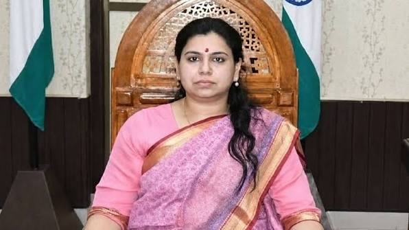 दिव्या मित्तल की सियासत में एंट्री, मिर्जापुर या देवरिया से चुनाव लड़ने की चर्चा तेज