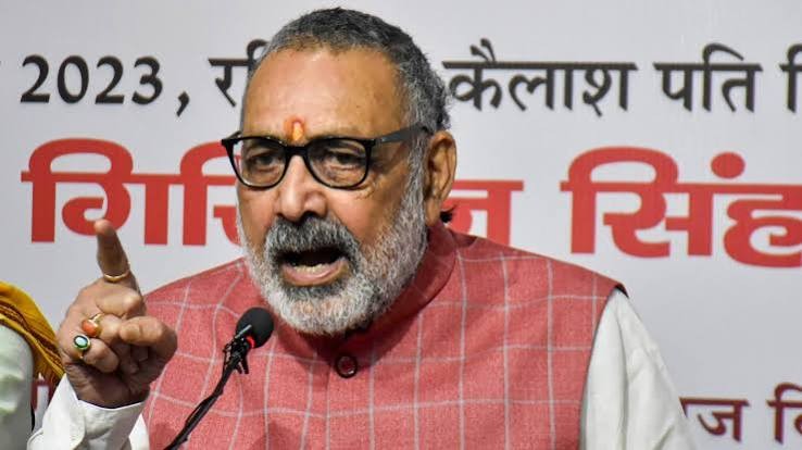 खड़गे की टिप्पणी पर गिरिराज सिंह का हमला, बोले- माफी और इस्तीफे तक जारी रहेगा विरोध