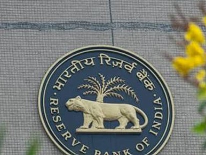 NRI Deposits $136 बिलियन के पार, RBI Swap Scheme से रुपये और भारतीय बाजार को मिलेगा सपोर्ट