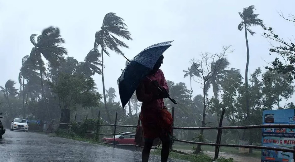IMD का Orange Alert! Kerala के 6 जिलों में भारी बारिश की चेतावनी, जानें पूरी Weather Update