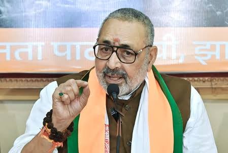 कैप्टन स्मित मच्छार की तारीफ में बोले गिरिराज सिंह, कहा- पूरे भारत को गर्व