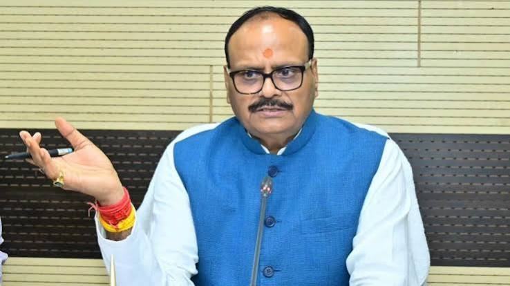 अखिलेश के दावे पर ब्रजेश पाठक का पलटवार, बोले BJP का कोई विधायक नहीं जाएगा